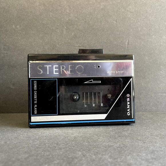 PARTS REPAIR ONLY Vintage Sanyo MGP9 Portable Cassette Player - Picture 1 of 9